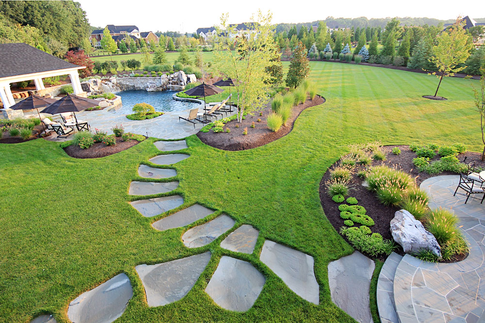 Custom pool and outdoor living project by Artistix